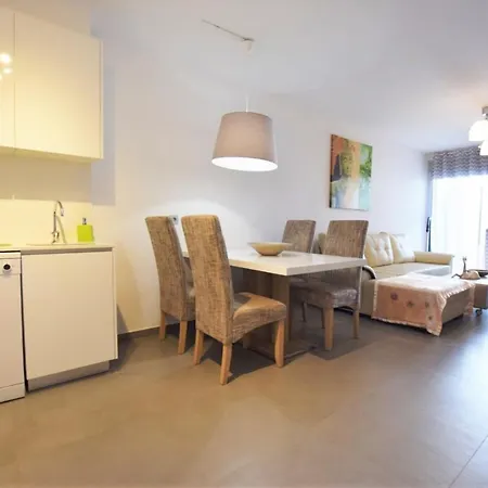 Luxury Family With Heated Swimming Pools