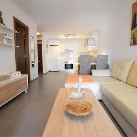 Luxury Family With Heated Swimming Pools *