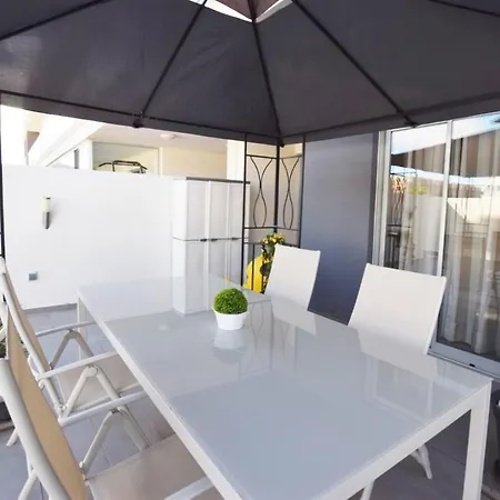 Luxury Family With Heated Swimming Pools Apartment